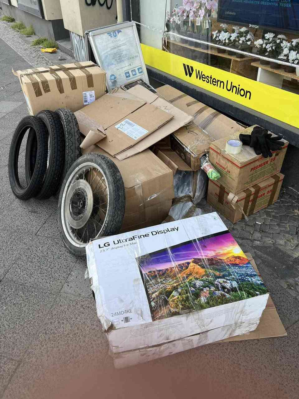 سلام عليكم تحياتي للجميع مرخصة الادمن ماطور ١٩٨٢ باله للبيع بلادي ستندر مامفتوحه مكينته كل غراضها بلاديه الاستفسار الرقم *********** تحياتي للجميع
