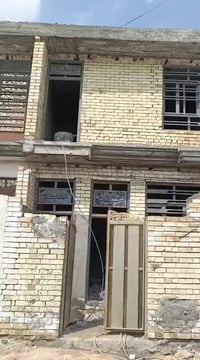 هيكل طابق ونص مساحه 92   كافة خدمات قريب على شارع العام مقابل مستوصف و...