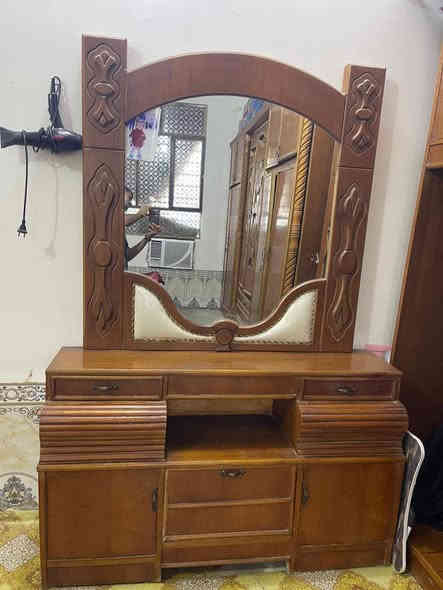 السلام عليكم غرفه نجاره عراقيه نضيفه سعر 800 بيهة مجال ***********
