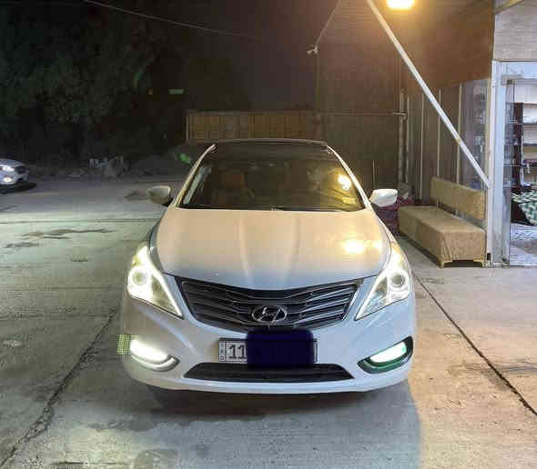 السلام عليكم 🫡 
هيونداي ازيرا خليجي موديل 2014 السياره ماشيه 71 الف كلش جديده وبدون اي نقص جاهزه من كل شي السياره اعلى فئه بالمواصفات باناوراما 3 بردات خلفيه تدفئه كشنات تدفئه ستيرن  حساس امامي خلفي لايتات زنون كشنات كهرباء وبعد بيها كلش هوايه مواصفات حجم المكينه 2400 اربعه سلندر السياره بيها صبغ حزام اثر طخات بسيطه وشخوط مكفوله من اي حادث كير ومحرك وصدر وتبريد كله جديد مكان السياره حي الاعلام السعر 108 وبيها مجال *********** بغداد
