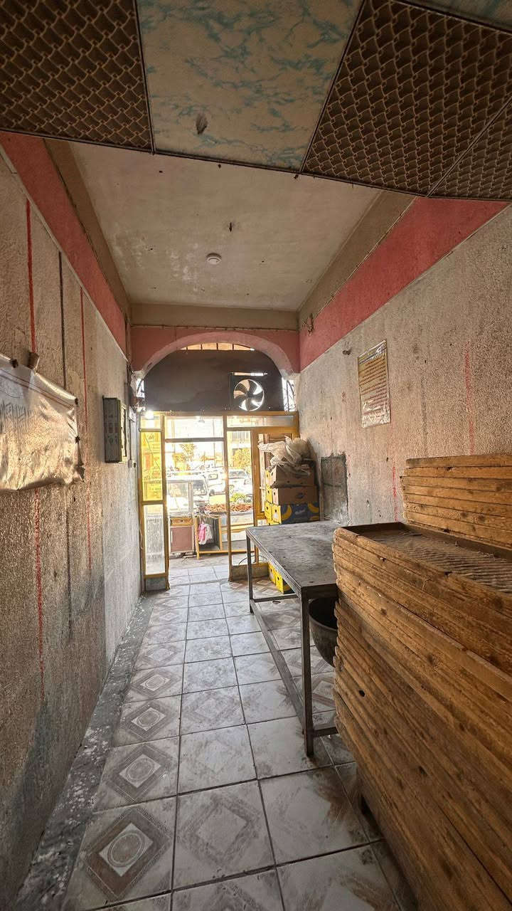 فرن صمون للبيع جاهز هو وملحقاته المكان السوق الشارع العام مقابيل المندي اليمني استفسار  ***********
