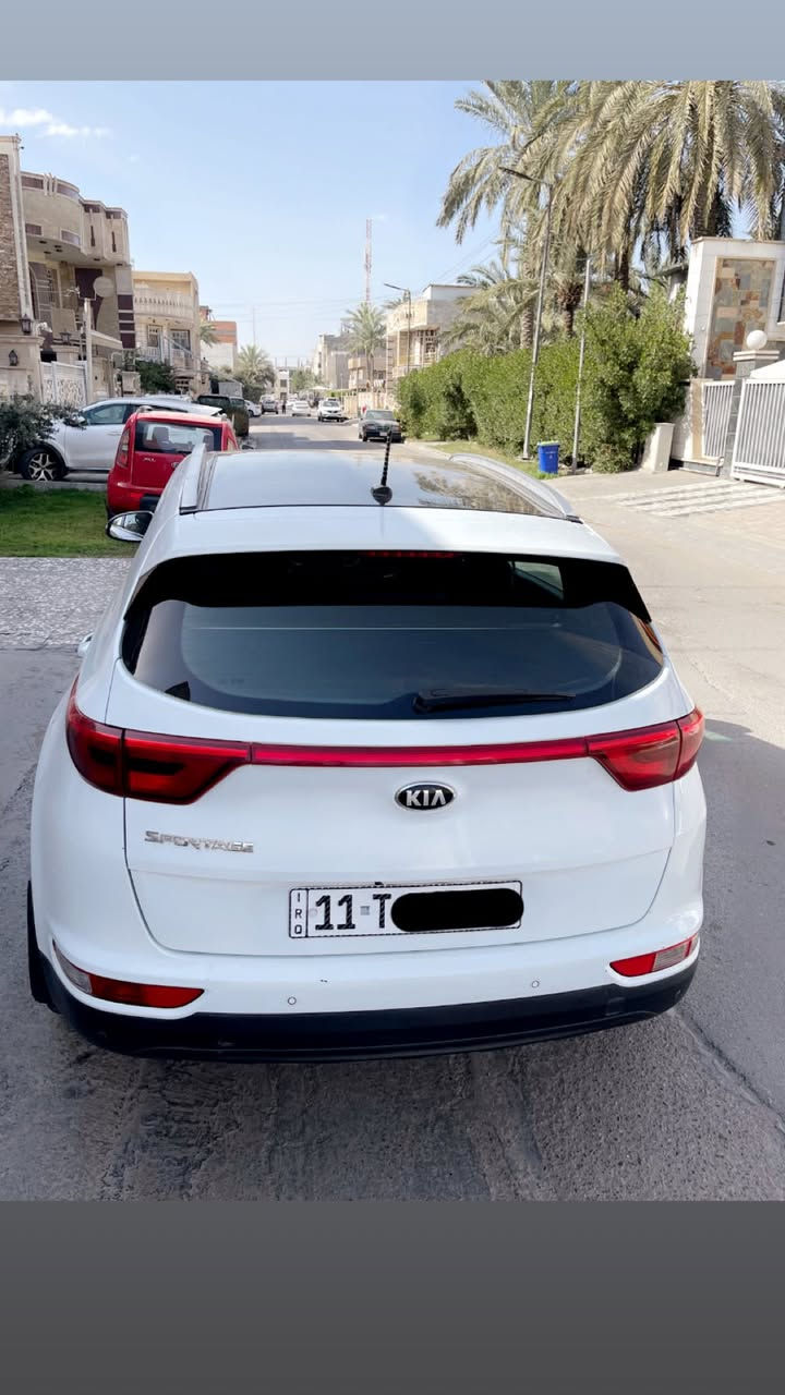 السلام عليكم 🤍🙏🏻
💎للبيع كيا سبورتج 2018 خليجي💎

💎رقم بغداد الانكليزي الجديد💎 

بلاديه على وضع الشركه 🤍

ماشيه:105KM الف فقط🚘

المواصفات 👋🏻

1.بنوراما💎 
2.كشنات تغليف جلد لون اسود 💎
3.تبريد قطعتين 💎
4.مفتاح ابواب عدد 2💎
5. تحكمات موقود جهتين💎
6. ⁠ شفتات بالمقود💎
7. ⁠شاحن USB💎
8. ⁠ بلاجكتور💎
9. ⁠حساسات💎
10. ⁠شاشة كبيرة💎
11. ⁠كاميرا💎
12. ⁠نضام مانع انزلاق💎
13. ⁠محرك دوش💎
14. ⁠نضام مانع انزلاق 💎
15. ⁠تغليف ارضية جلد بالكامل 💎

 ((السعر 178بيها مجال بسيط ))...للأستفسار *********** العنوان: بغداد _زيونة

