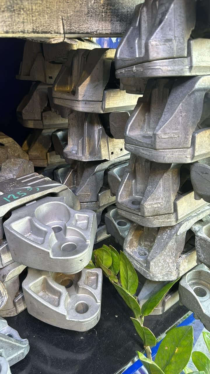 السلام عليكم ورحمه الله 🌹🌹
ادوات احتياطية جيب كومباس 18-25 

جديد - مستعمل ✔️

محل محمد النقاش 

ادوات صدر مع وجود ورشة صيانه 🔧

زيوت فلاتر 

ادوات محرك 

العنوان : بغداد ساحة الطيران ش الشيخ عمر مجاور وديع ابو الواشرات 📍

 📞 ***********
