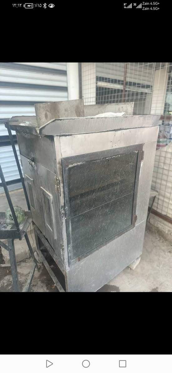 شوايه فحم وغاز ماطور كير بوكس ياخذ كهرب قليله تحوي ٢٤ دجاجه للبييييع الاتصال ***********
