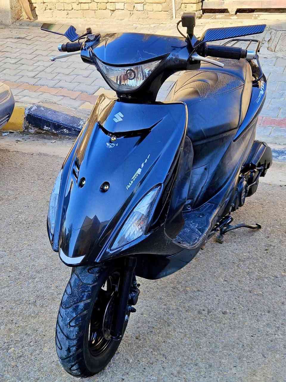 السلام عليكم 
دراجة ادرس ياباني لمتد تدفئة يدات + كشن
نوزل مكفولة 
كفرات اصلية
تايرات جدد 
مكينة مفتوحة
والدشبول عاطل  
سعرها ٧٥٠ وبيها مجال 
***********
