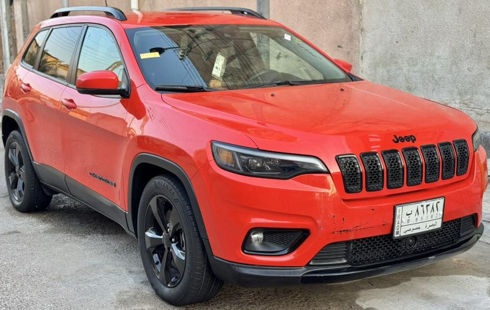 للبيع جيب شيروكي موديل 2021 وارد امريكي كفالة عامة من الصبغ والضربة والتبديل والفتح والشخط والبارد سيارة بيها تقرير غرق تعمل وتسير گلوب واحد ما مشتغل بل عينة مكينة وكير بلكارتون برغي ما مفتوح بيها مكينتها حجم المحرك 2400 حدادية وتخم تاير زيرو .
المواصفات:تريل هوك
رادار جوة الرقم 
تحديد مسار 
اوتو هولد 
مثبت سرعة 
تحكم مقود اربع جهات 
كشنات جلد مختمات تريل هوك 
كشنات كهرباء 
كشنات هيتر 
تبريد لمس
بصمة +بصمة ابواب 
دخول ذكي 
نضام ترحيب
شاشة وكامرة وحساسات امامي خلفي 
سايد بريك بصمة
اوتو ستوب 
اوتو ستارت 
رادار جانبي 
رادار خلفي تحذير اصطدام
نقطة عمياء 
تشغيل عن بعد
وبعد بيها هواي مواصفات ما ذاكرهن .
السيارة زيرو ماشية 20 الف حقيقي 100/100
السعر :137 وبيها مجال
للأستفسار الأتصال:***********//***********
العنوان :البصرة الأمن الداخلي.
