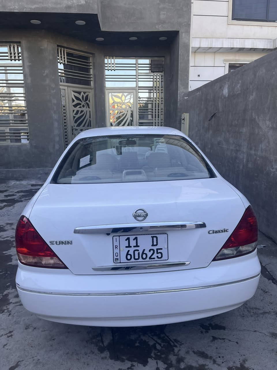 نيسان صني 2009 للبيع
السعر 100 $ 
رقم بغداد جديد 
سنوية جديدة 
مكينة وگير مكفولات 
للاستفسار ***********
