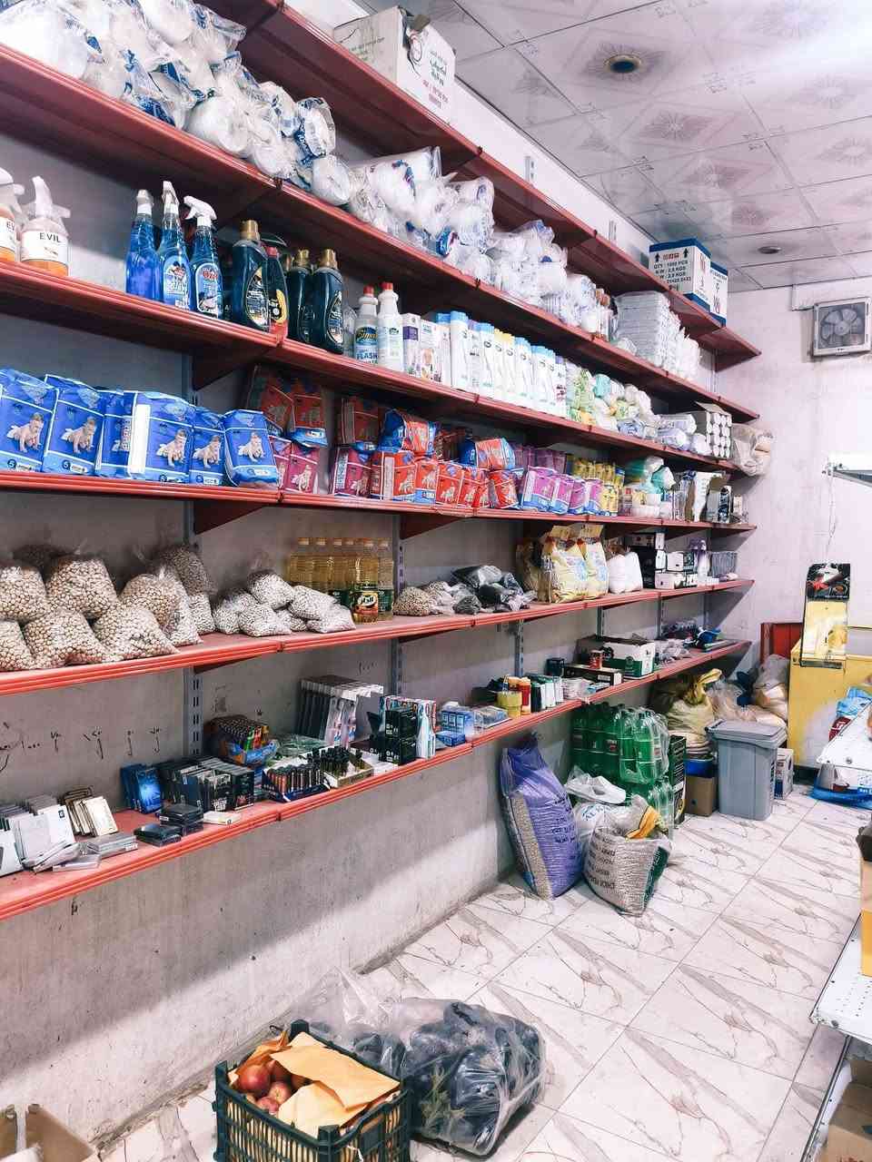 السلام عليكم  محل اسواق ومخضر لليجار ابيعلك غراض المحل ونته وابو اليجار للستفسار ***********  مكانه الكرنه الشلهه قرب صيطرت سيد ربيع مجاور الكصاب سيد علي
