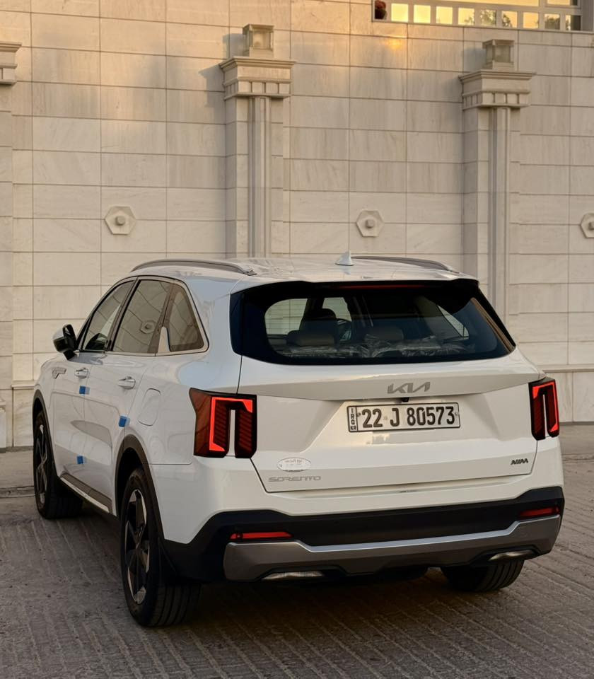 سلام عليكم شباب 
الحلال للبيع او المراوس حسب القناعة 
كيا سورنتو 2024 استلام زيرو خليجي 
ماشية 50 الاف كم فقط
رقم اربيل الجديد سنوية جديدة تريد تحويل تريد وكالة 
مكينة ستة سلندر 
كفاله عامة من كلشي عدا pdr واحد 
سيارة كلها على وضع الزيرو 
المواصفات :- 
ويل 19
بصمة تشغيل وابواب وجنطة
كامرة خلفية
كشنات جلد
كشنات كهرباء 
كشنات الخلفيه قلاب كهرباء 
شاشة متصله
شفتات ستيرن 
تشغيل عن بعد 
حساسات 360 
ثلاث انظمة قياده 
شحن لاسلكي
منافذ تايبسي
بصمة عدد اثنين
بلوجكتر لد
مري شفط 
ترحيب 
لد مخفي متغير الاوان 
دمام بوس
سبعة راكب 
سبير ما نازل
الخ من المواصفات المعروفة …..
الاضافات :- 
سيارة استلام على ادينه زيرو 
السعر 290$  وبيها مجال بسيط للشراي 
وما اتوقع اكو سورنتو شكل جديد ستة سلندر بهاي نظافه وبهذا سعر نهائياً 
مكان السيارة النجف الاشرف 
للاستفسار ***********
