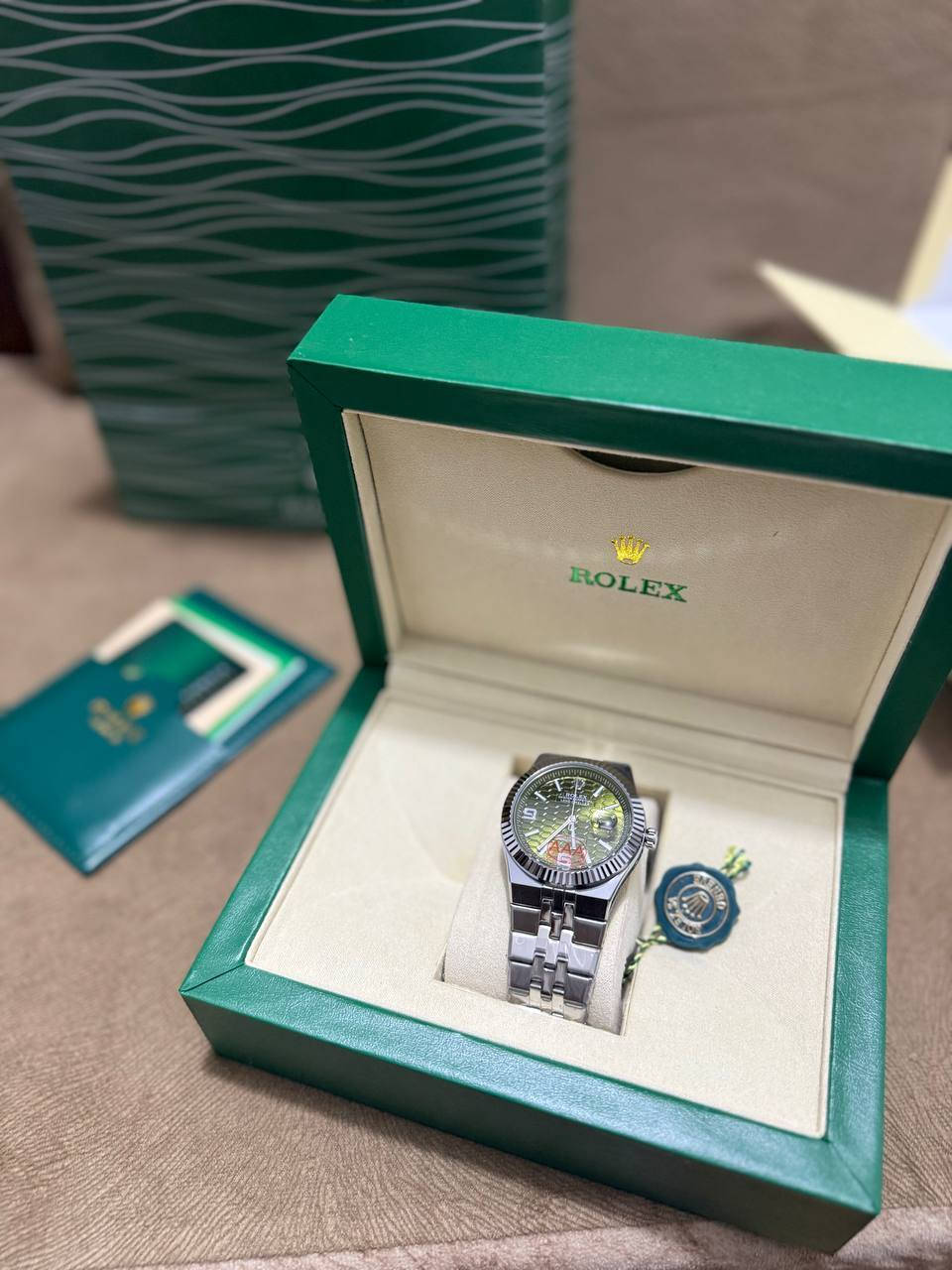لحك اريد اعزل بفلس ونص الأسعار
ساعة رولكس ماركه Rolex Land-Dweller اصليه مختمه بالكامل مع كارتات الضمان والكتيب الخاص بيها والعلبه الملكيه والكيس مالتها عل اول تم 22 بالعافيه


**إذا كنت صاحب هذا الإعلان وتريد حذفه لأي سبب، رجاءا أرسل رسالة إلى الدعم الفني**