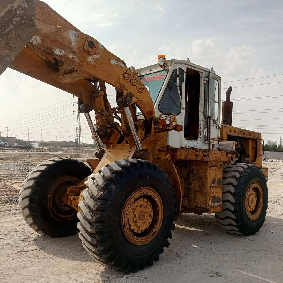 سلام عليكم للبيع شفل كوسكي 80زت مديل 83  جاهز للعمل تخم تاير مكينه نيسان 125 لاتبخير ولا تنقيص كير ما مفتوح 
بريك اربع وياله تبريد ثلج صينيه وفراك جدد حداديه كامله كهربائيات كامله للسفسار ***********
