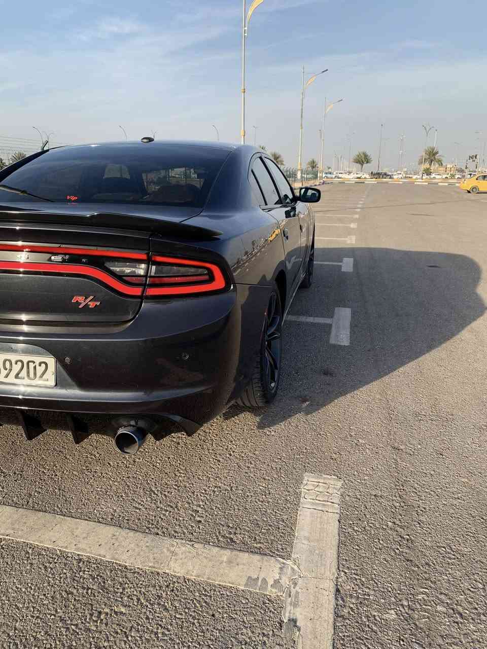 سلام عليكم 
جارجر موديل ٢٠١٨ 
محرك ٣٦٠٠
حادثه قطعتين بدون دواخل
ماشيه ١٢٧ ألف 
سياره من كلشي جاهزه 
مكينه كير كفاله مواصفات شاشه كبيره تحكم ستيرن تبريد شغال قطعتين ويل ٢٠ تخم تاير  رقم أربيل مداور أو وكاله مكان سياره كربلاء رقم موبايل *********** سعرها ١٨٥وبيه مجال قليل
