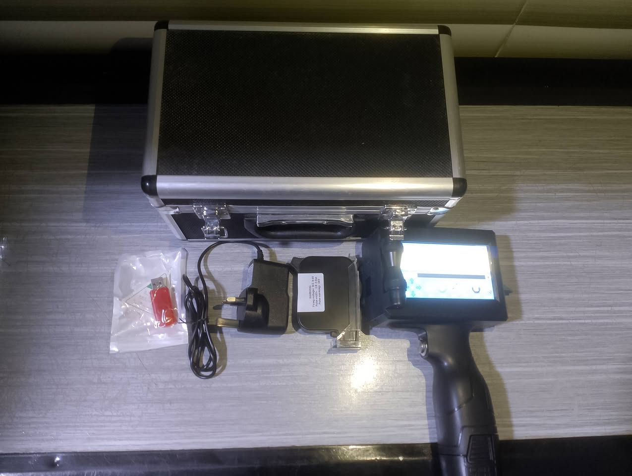 من رخصة الادمن ....
السلام عليكم 🌹 
عندي طابعة يدويه للبيع مستعمله شي جدا بسيط و كلش جديدة اريد ابيعها لان جبت وحده ورقية تناسب شغلي 
السعر110 و بيها مجال بسيط و هذا رقمي *********** ...و الله يرزق الجميع 🌹💐
