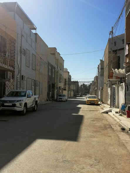 السلام عليكم بيت ٧٥ متر سند ٢٥ خدمات فول مجاري تبليط ١٠ متر ارصفة مجاري تصريف مياه امطار يقع في كربلاء حي جار العباس عليه السلام البوبيات عمود كهرباء ٧٤ أسواق الكرز البيت يحتوي على ٢ غرف نوم و صالة و مطبخ و استقبالبناء على يدي درجه اولى السعر ١٤٠ قابل للتفاوض  يبعد ٢ كيلو عن الحرمين الكريمين للاستفسار ***********
