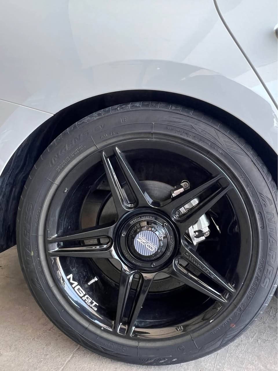 MG Gt 2025 
17000 km
سەیارەکە کامل جوان کاریە 
تایەو ویلیکی جوانی خراوەتە سەر
بی بۆیاخ بی سارد 
بۆیاخ تەنکە 
هەمو شتیکی بە شەرت
سلیمانی 
*********** السليمانية, العراق
