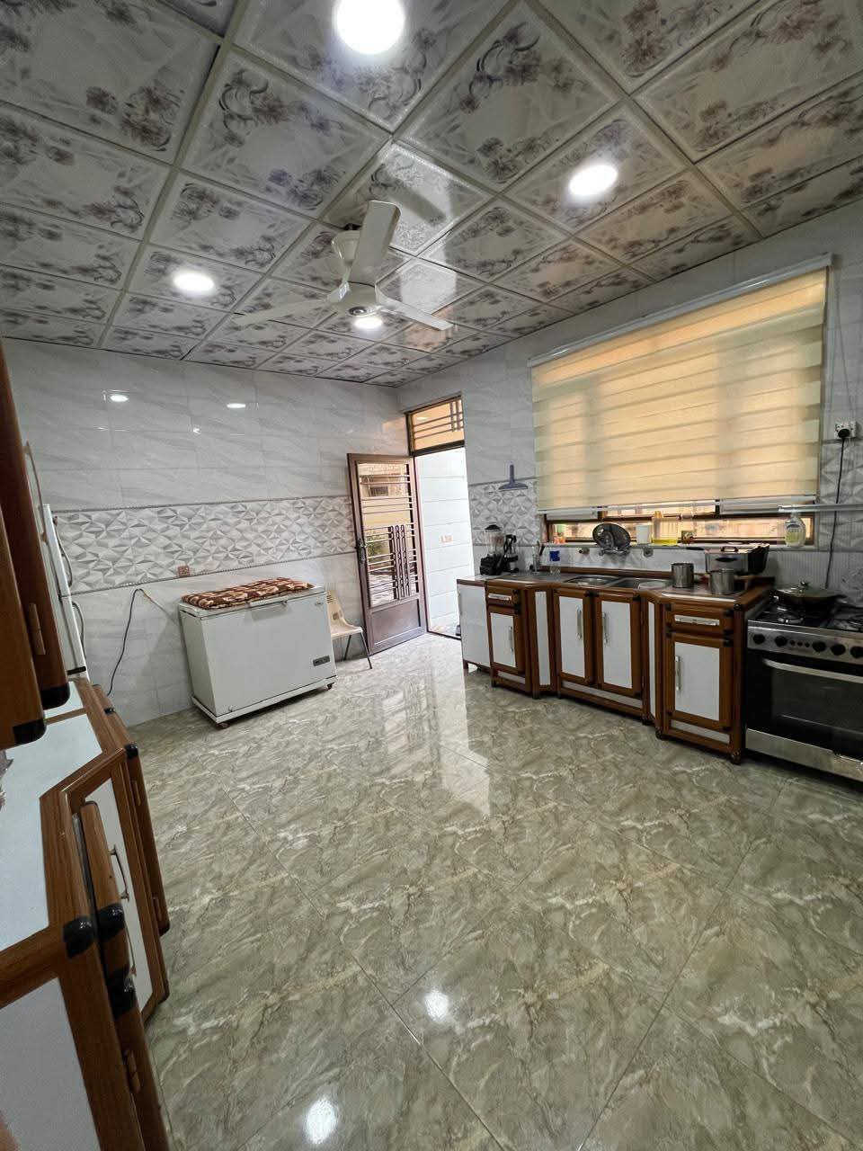 للبيع بيت حي الجامعه مساحه 200متر
4غرف نوم بيت مرتب بناء 2024قاطين فول
الاستفسار والاتصال أو مراسلة على الوتساب
***********توجد لدينه جميع العقارات
حاب تعرض عقارك راسلنه والباقي علينه
