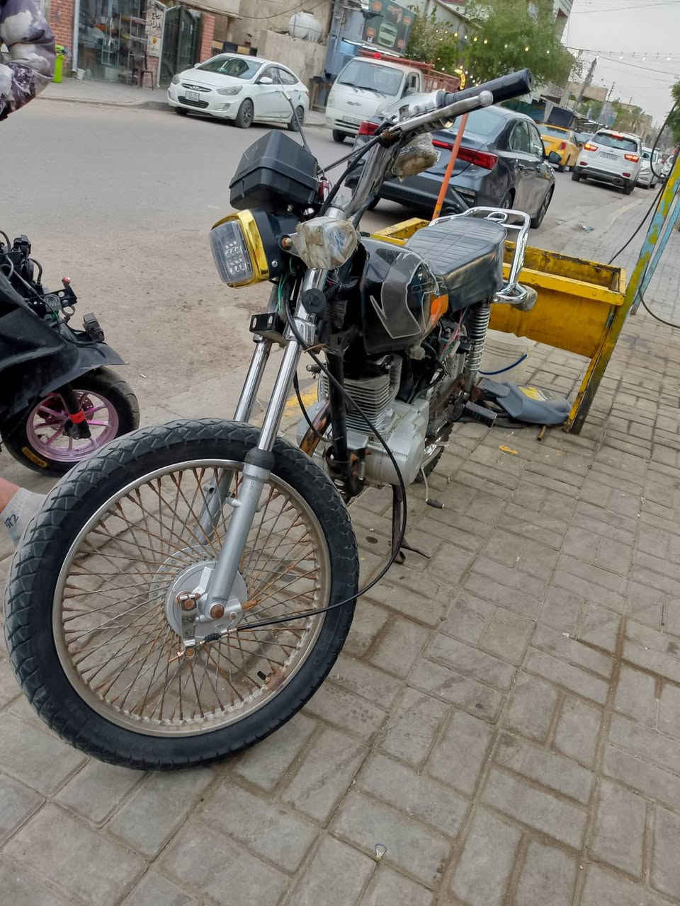 سلام عليكم شباب دراجه تايكر
نقصه صفاحيات وجاملغ امامي ودوسه الدراجه نضيفه محرك بي دخان  كهربائيات شغاله ومجفتيها جديد 

سعره 350 وبيه مجال 

رقم ***********

مستعجل ع بيعته
