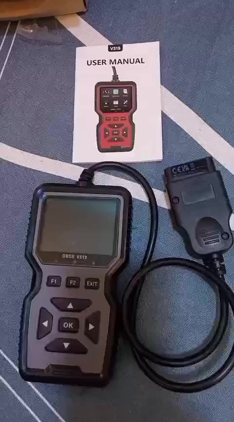 هذا الجهاز هو ماسح ضوئي لتشخيص أعطال السيارات من طراز OBDII V519.
الوظيفة: يُستخدم لقراءة ومسح رموز أعطال المحرك، وعرض بيانات المستشعر المباشرة، والتحقق من حالة انبعاثات السيارة.
التوافق: يعمل مع معظم السيارات المتوافقة مع معيار OBDII.
المميزات: شاشة ملونة، أزرار تنقل سهلة الاستخدام، ولا يحتاج إلى بطاريات منفصلة حيث يعمل بالطاقة من منفذ تشخيص السيارة.
التقنية: يعتمد على بروتوكولات التشخيص القياسية للسيارات (CAN, VPW, PWM, ISO9141, KWP2000)


**إذا كنت صاحب هذا الإعلان وتريد حذفه لأي سبب، رجاءا أرسل رسالة إلى الدعم الفني**
