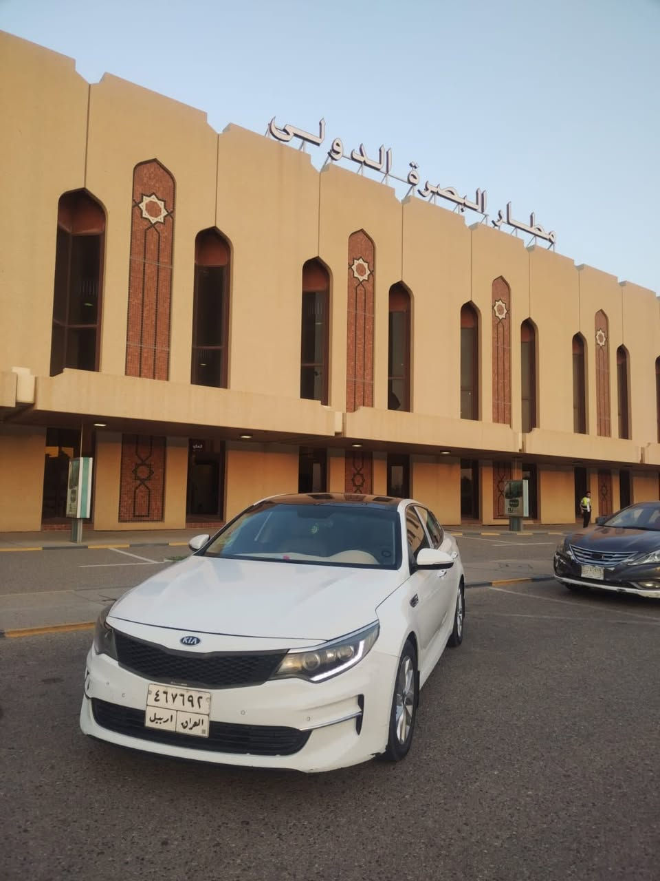 سلام عليكم
كيا اوبتما ١٨ خليجي فول مواصفات 
بيهه ربع جاملغ جهت العبري وبنيت صبغ للبيع او مراوس وجاهز للفرق السياره بالبصره اتصال ***********
