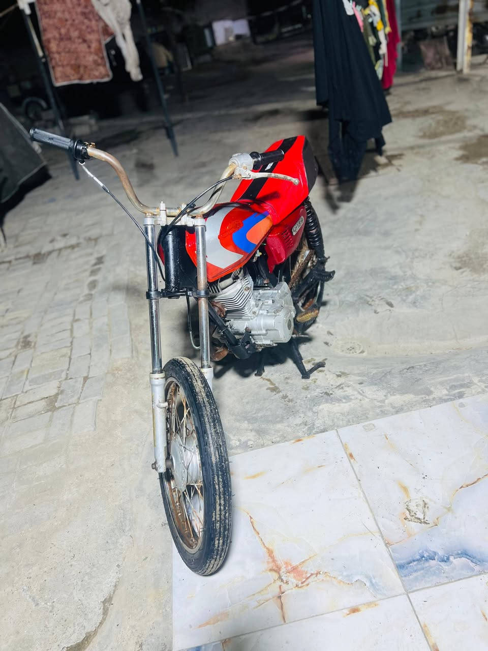 السلام عليكم دراجه حيل نظيفه ايراني محركه مقفول لا خيط لا تنقيص ولا صوت سعر 175 عنوان البصره حي طارق***********
