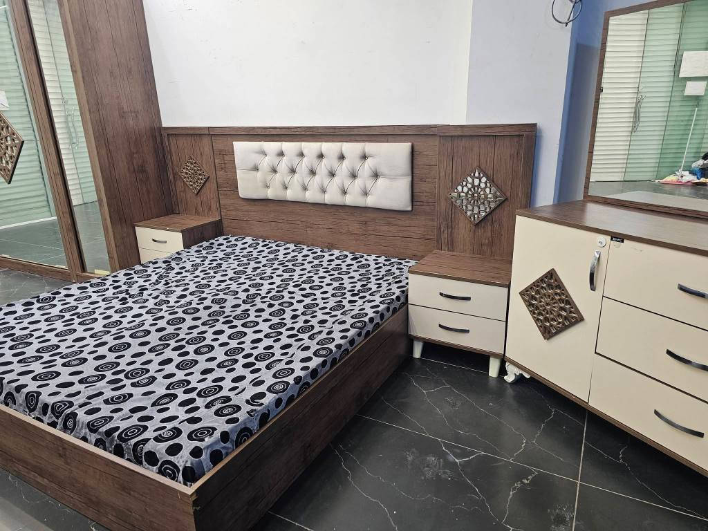 غرفه النوم للبيع درجه اولى شرط النظافه 100% غرفه كامل حلوه سعرها مناسب رقم اي استفسار يراسل صفحه او يخابر على رقم *********** كركوك, العراق
