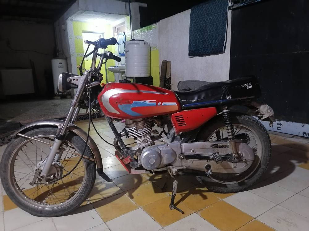 السلام عليكم ورحمة دراجه ايرانيه  وراق صوليه وكيل ب شارع بغداد محرك جديد لا تبخر السعر ٦٥٠ مكاني ميسان رقم الهاتف *********** عمارة, ميسان
