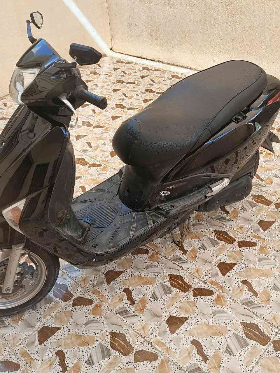 السلام عليكم دراجه البيع مانقصه شي حته السيبايه موجوده اول فتحه اله دراجه فول نشاط *********** الشراء بي خير او يدلل
