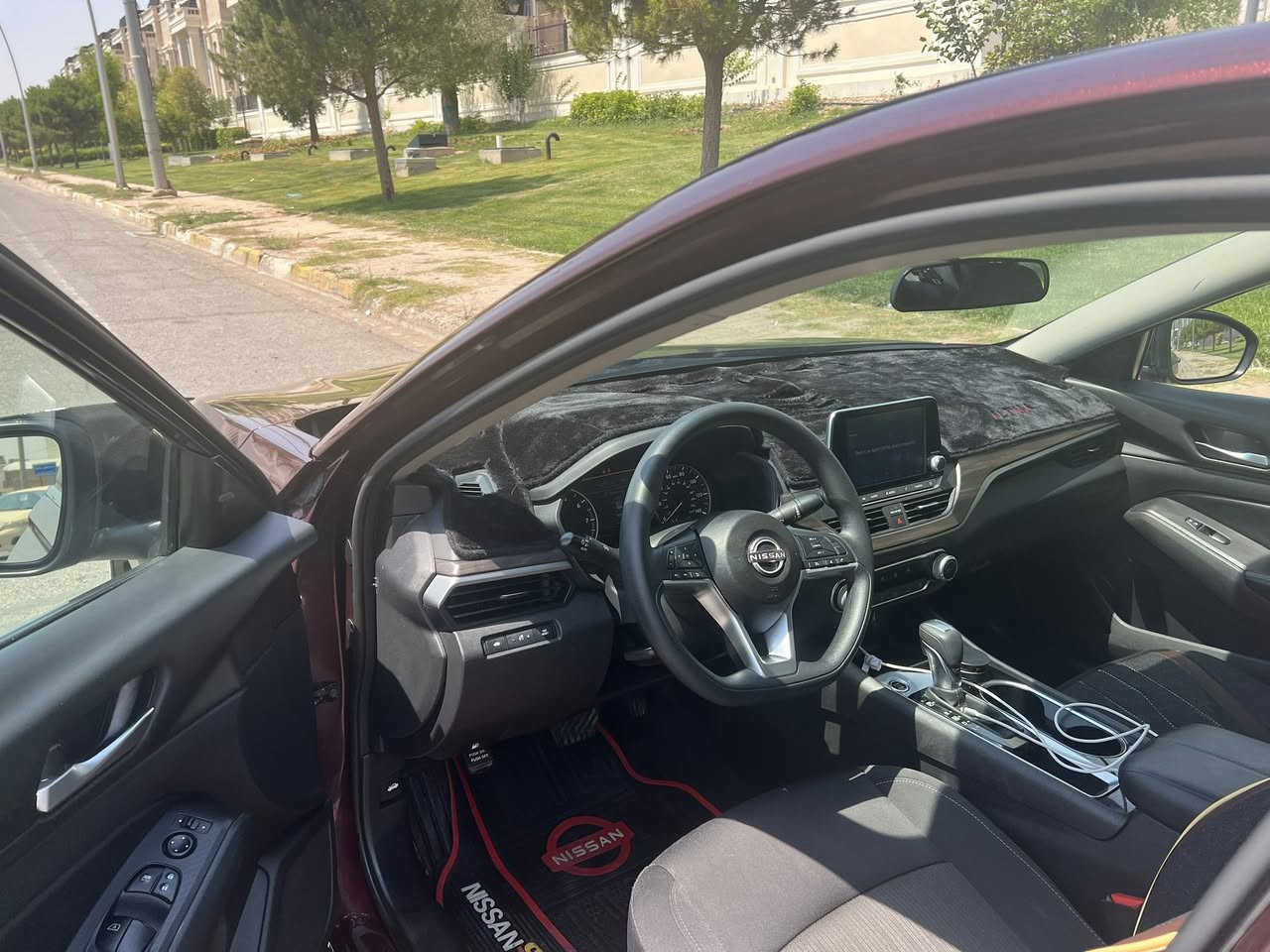 🚗 للبيع نيسان ألتيما 2024 🚗
سيارة نظيفة جداً وبحالة ممتازة، استعمال خفيف ومواصفات مميزة:

✅ موديل 2024
✅ محرك اقتصادي وقوي
✅ شاشة معلومات حديثة
✅ كاميرا خلفية
✅ نظام تشغيل ذكي
✅ تكييف ممتاز
✅ داخلية نظيفة جداً

🔹 بالسيارة قطعتين باب وجاملغ بدون دواخل 
🔹 السعر المطلوب165
وبيها مجال 

📞 للاستفسار والاتصال:
***********
السيارة بسمي تحويل مباشر 
حياكم الله،

