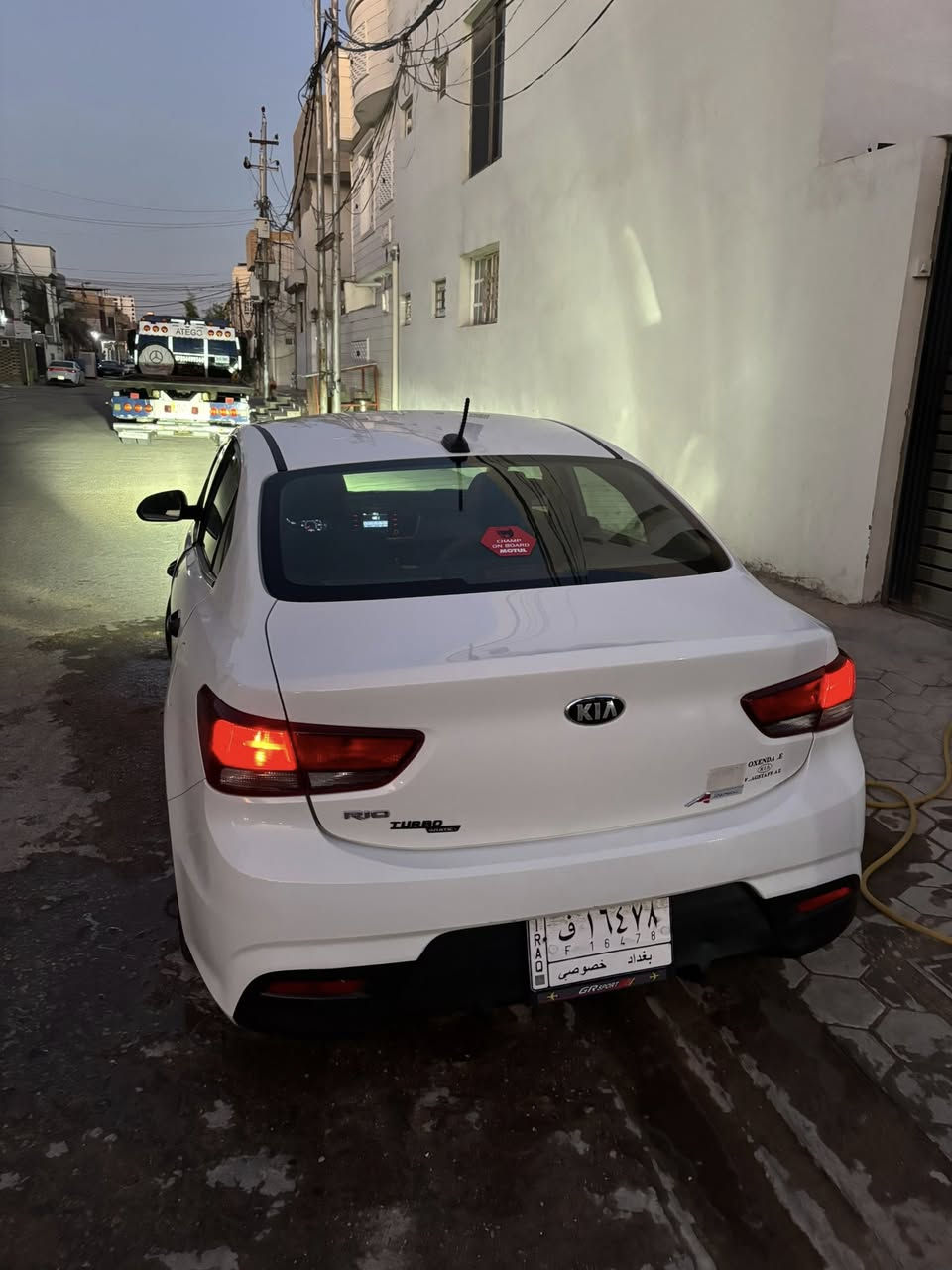 السلام عليكم 
كيه ريو مديل2018  رقم بغداد تحويل ثاني يوم
وارد امريكي حادثها سطحي بدون دواخل قطعتين جاملغ وبنيد وصبغ باب 
السعر جداً مناسب اكتب تم يوصلك السعر 
مكاني نجف للاستفسار اتصال على رقم***********
