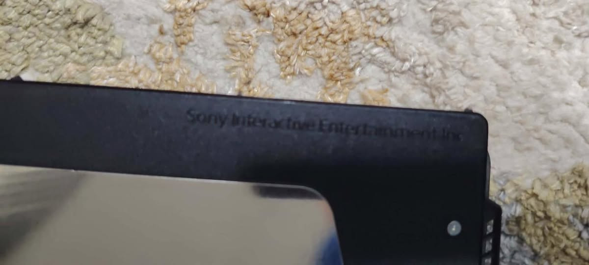 بلي 4سلم ما مستخدم شهر فقط كامل ملحقاته.جوستيك 1.كيبل شاحن اصلي . الجوستيك ما مستعمل بس سبوع جديد .سعر 250قفل 230 رقم ***********
