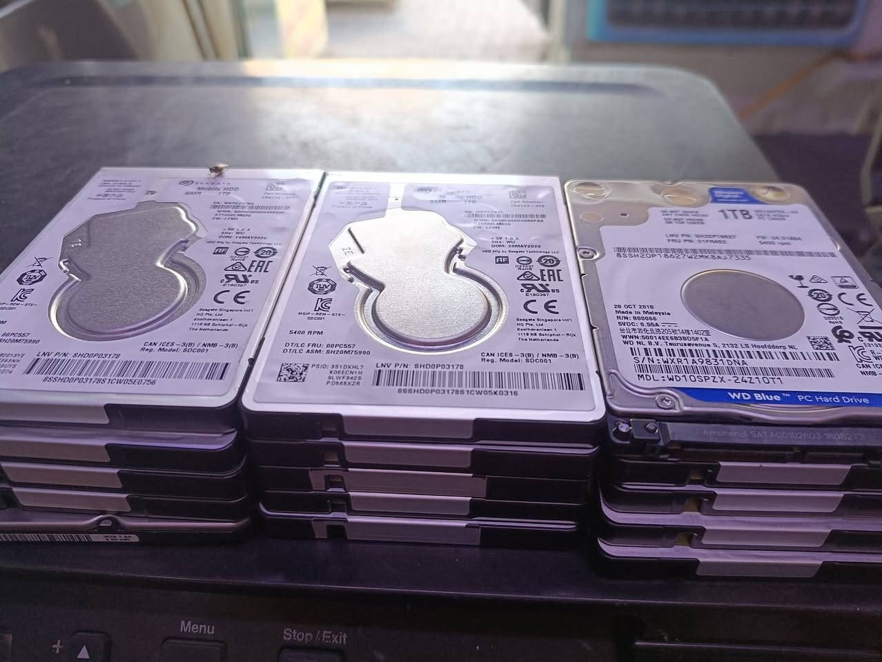 عروض الهاردات للبلي 4 نوعية Seagate الاصلي و ماركة WD 1 تيرا 1000 كيكا
هارد 1TB موسع مع راك مع 15 لعبة بسعر 55 الف 
هارد 1TB موسع مع راك مع العاب من اختيارك بسعر 60 الف 
هارد 1TB فارغ  مع راك فقط سعره 45 الف 
...
مكاني بغداد مدينة الصدر حي طارق شارع الوسط 
متوفر توصيل كافة المحافظات


**إذا كنت صاحب هذا الإعلان وتريد حذفه لأي سبب، رجاءا أرسل رسالة إلى الدعم الفني**