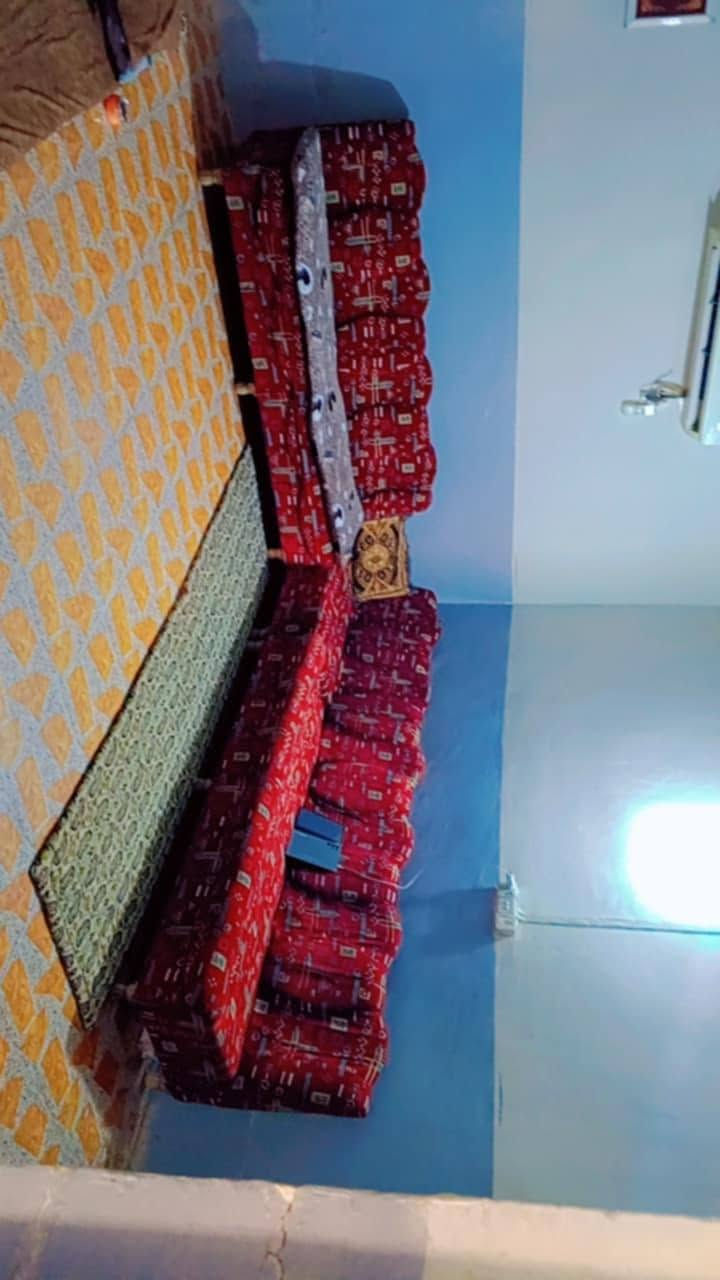 #مكلف_بالنشر
🏡 بيت للبيع في ناحية القيارة – قرب المستشفى 🏡
فرصة مميزة لامتلاك بيت بموقع حيوي وقريب من جميع الخدمات.
💰 السعر: 45 مليون دينار ✅ المقدمة: 20 مليون دينار 📅 القسط الشهري: 500 ألف دينار
بيت مناسب للسكن والاستقرار، وموقعه قريب من المستشفى والأسواق والخدمات الأساسية.
للاستفسار والمعلومات أكثر يرجى التواصل على الرقم ***********
