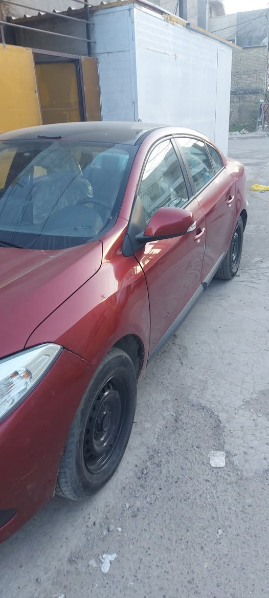 رينو فلونس موديل ٢٠١٦ مكفوله من ضربه وصبغ كير ومحرك وتبريد وصدر جديد رقم بغداد بسمي السياره 
السعر ٧٢ وبيها مجال ***********
