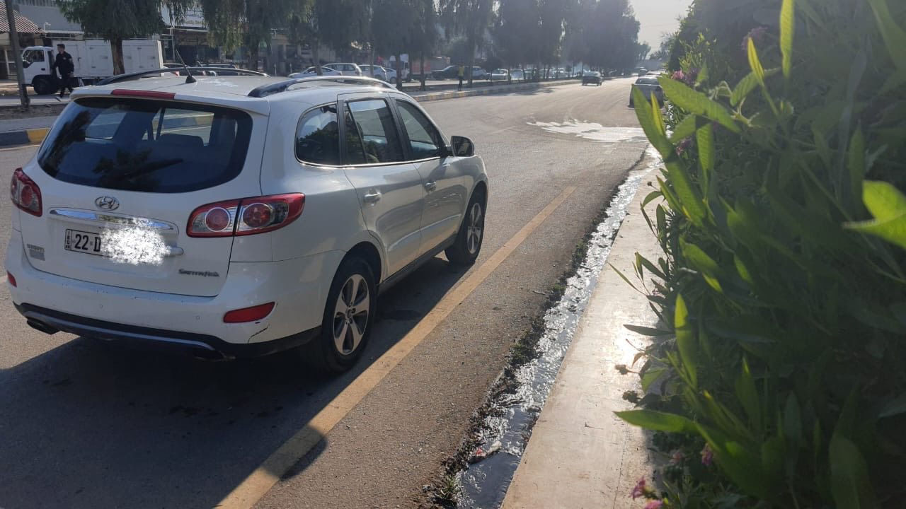 سنتافي للبيع ٢٠١٢
فول ما عدا البصمة  مكفولة من الصبغ والبارد كلين  رقم اربيل الانكليزي سنوية بأسمي  《 مواصفات السيارة 》
 - حجم المحرك اربع سلندر ٢٤٠٠
   - ٧ راكب 
 - ثلاث قطع  تبريد   -حساسات أمامي وخلفي 
 - كامرة   
-طخم تواير  جديدة  اسبير ويل كب ايضا
  - مري شفط
 -فتحة بالسقف
السعر  ١٦٨ 
مكان السيارة موصل الايسر  حي الحدباء 
رقم صاحب السيارة 
***********
