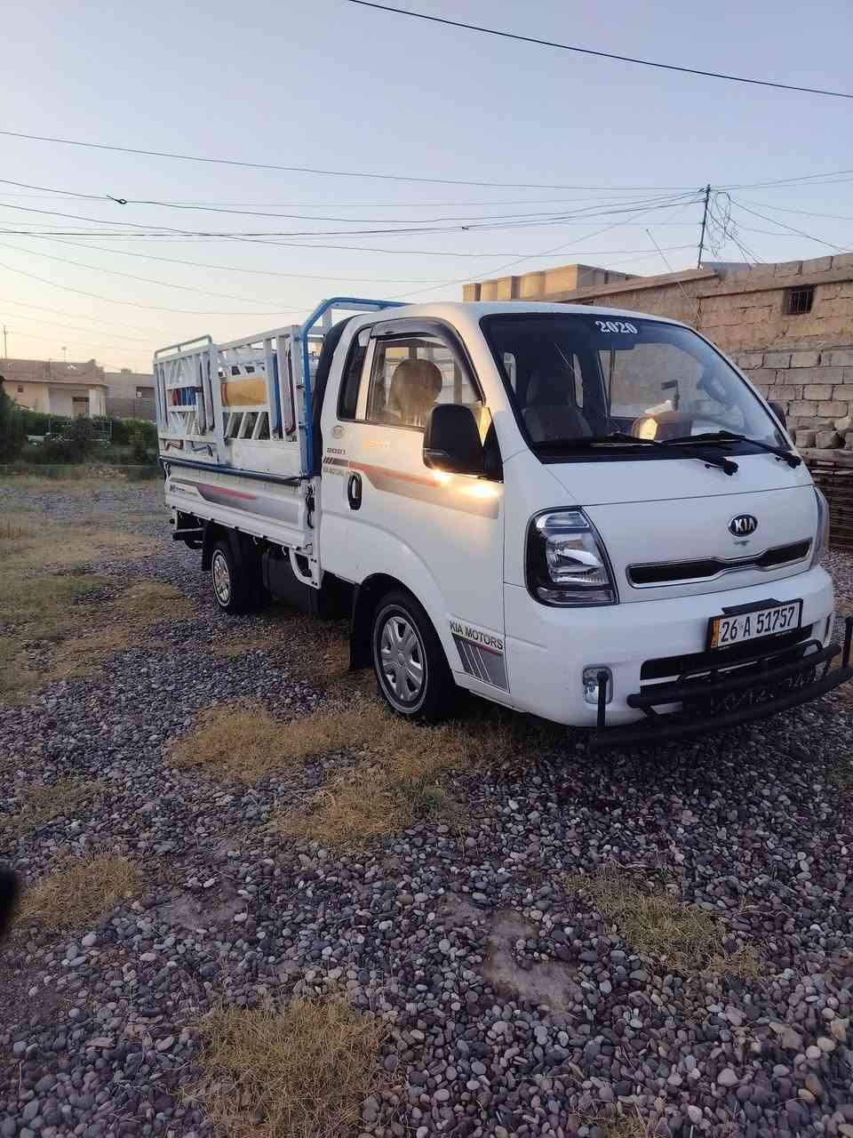السلام عليكم... (للبيع)
كيا حمل موديل ٢٠٢٠ وجه جديد رقم صلاح الدين بسمي سنويتها مو صاقطة السياره جديدة مال بيت ماشية ١٥٠ الف كيلو متر محرك ما مفتوح بس يبخر السيارة مكفولة كفالة عامة كهربائيات كلها شغالة دوشمة دعاميات محجل بيها ملاحظات بسيطة تبريد ثلج تستلم حصة كَاز السعر (١٣٣) وبيها مجال قليل للشراي.. الموقع صلاح الدين قضاء الشرقاط الساحل الأيسر ناحية اشور قرية جميلة عنكَ الهوى للاستفسار الاتصال على الرقم ***********.
