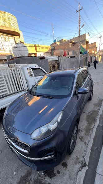 السلام عليكم ورحمة الله وبركاته  سبورتاج ٢٠٢٢ رقم بغداد باسمي  اللون نيلي . 
حادثها بنيد مبدل وجاملغ مصبوغ جهة السايق 
ايرباگات درگة ودشبول فقط بقية الايبرباگات سليمة .
المواصفات فوووووول للأخير : 
بانوراما 
رادارات ٣٦٠ 
مري شفط عند الاقتراب 
نقطة عمياء
كاميرا خلفية 
تدفئة بالكشنات 
قيادة ذاتية 
قراءة خطوط الطريق 
توقف ذاتي عند الاقتراب من الخطر 
مكينة ٢٤٠٠ 
گير ٨ سرع 
فور ويل 
تحويل مباشر باي مكان تحب 
السعر ١٨٨ وبيها مجال للطيبين
للاستفسار اكثر يرجى الاتصال على الرقم 
***********
احمد بغداد
