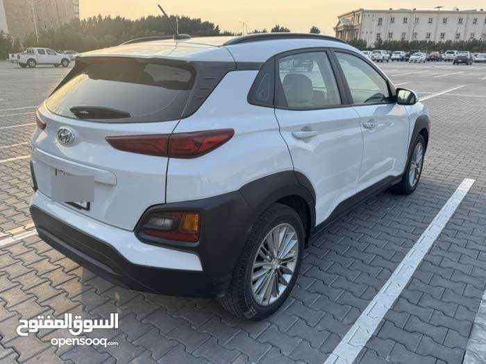 هيونداي كونا موديل 20 وارد امريكي 
ماشيه 54 الف كيلو
  الرقم الجديد سنويتها تنتهي بال27 ب اسمي السنويه
سعرها ب145 ورقه و بيها مجال بسيط و السياره للبيع على دعمتها 
مكينه 2000 دوش يعني تشتغل عادي و محسن ما تدك دوانز
و السياره فول ما عدا الفتحه 
للاستفسار : رقمي ***********
عنواني الطويسه البصرة, العراق
