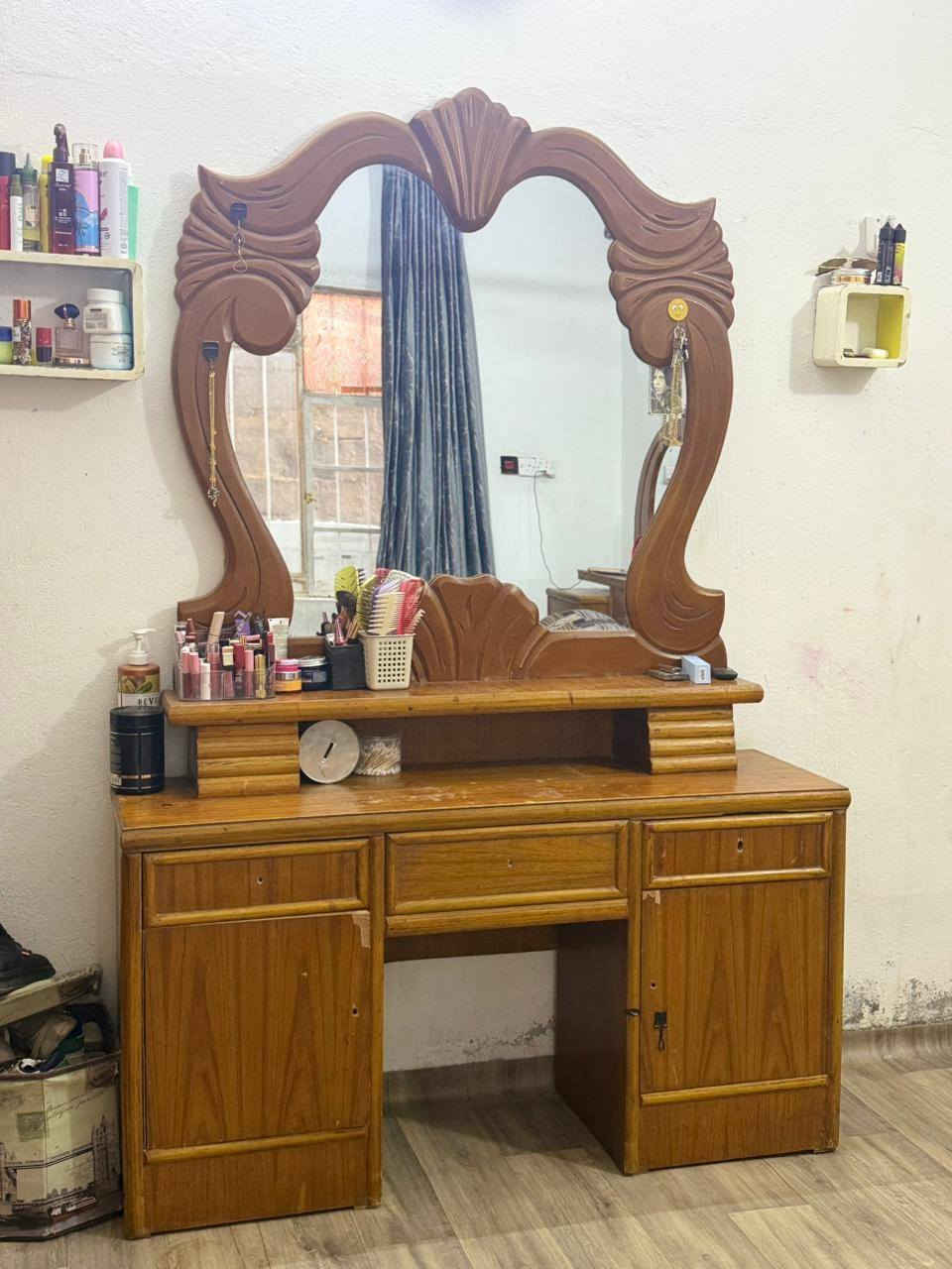 غرفة اخشاب تسكام للبيع 
السعر 500 الف


**إذا كنت صاحب هذا الإعلان وتريد حذفه لأي سبب، رجاءا أرسل رسالة إلى الدعم الفني**