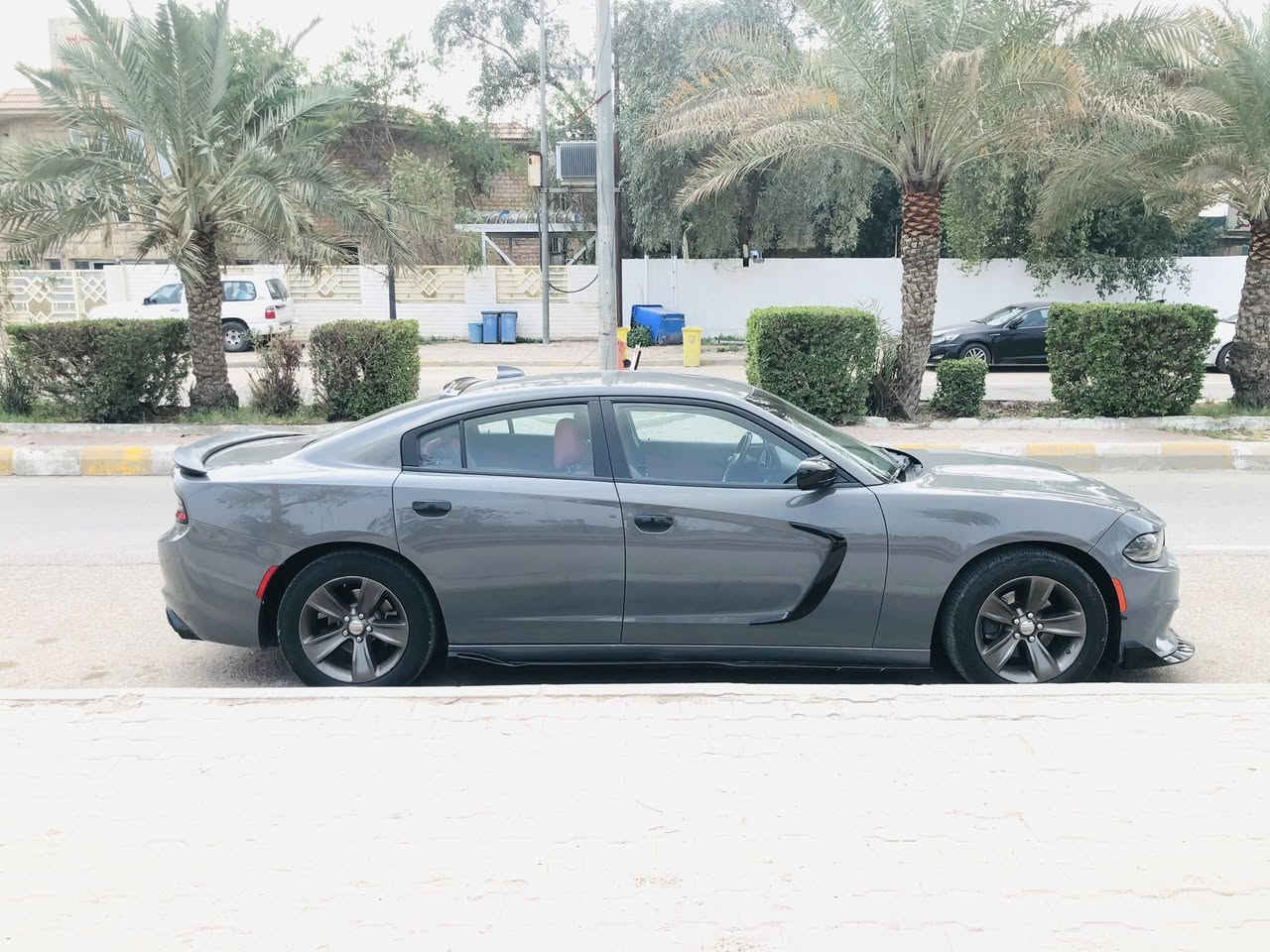 جارجر مديل ٢٠١٨ sxt السيارة نضيفة استخدام بيت مشاية 121الف ميل  السيارة حادثة بسيط بدون ايرباك
رقم بغداد بسمي عليها ادامة كاملة كير مكينة مكفولات
كل نقص ما بيها
مكان السيارة ميسان
***********

