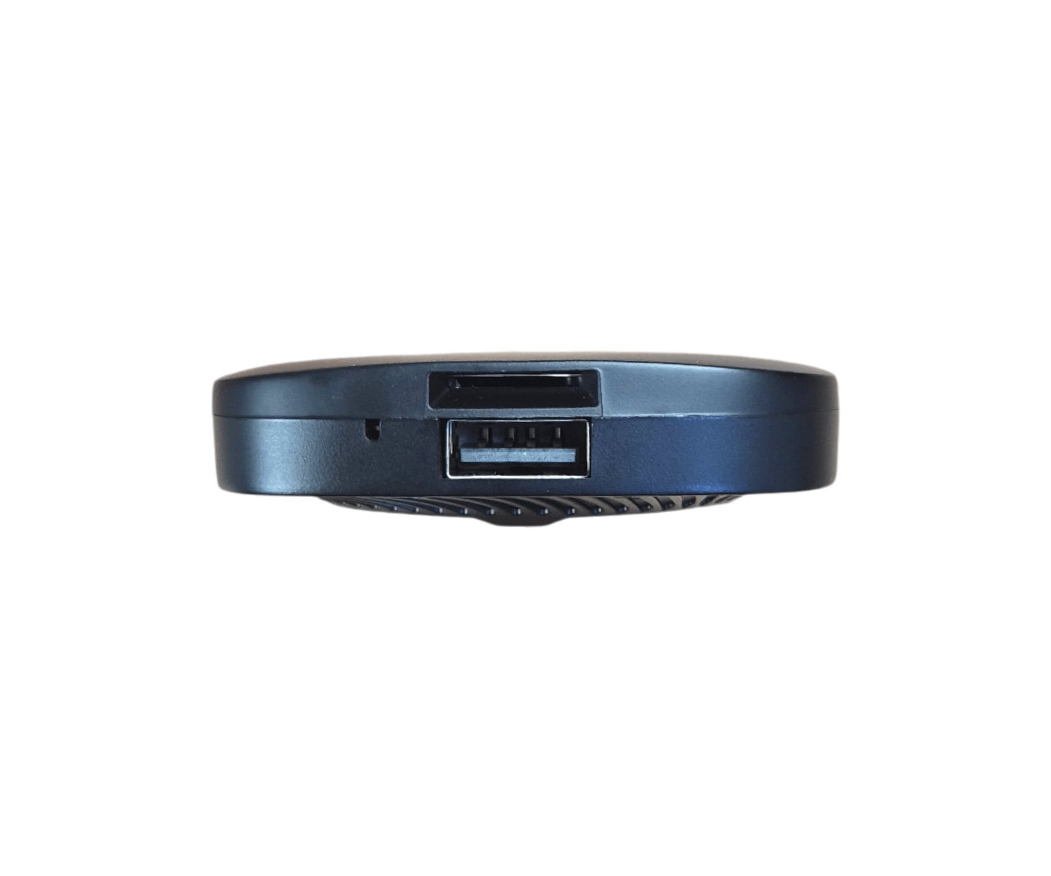 وحدة كار بلاي لاسلكية ذكية – أندرويد 13 (2GB+32GB)

الاستخدامات

تحويل شاشة السيارة إلى نظام كار بلاي و أندرويد أوتو لاسلكي بالكامل بدون أسلاك.

تشغيل يوتيوب، نتفلكس، الخرائط، الموسيقى وجميع تطبيقات القيادة بأمان.

الربط المباشر مع الهاتف لعرض الإشعارات، المكالمات، الملاحة، والتحكم بالصوت.

مناسب للسيارات التي تدعم CarPlay السلكي وتحتاج تحويله إلى لاسلكي + إضافة نظام أندرويد كامل.

مثالي للرحلات، السائقين اليوميين، وسيارات العائلة.

المميزات

نظام التشغيل: Android 13 حديث وسلس.

المعالج: ALLWINNER A133 رباعي النواة.

الذاكرة والتخزين: 2GB RAM + 32GB ROM.

الدقة: دعم عرض 1080P Full HD بجودة عالية.

التطبيقات: إمكانية تحميل يوتيوب، نتفلكس، الخرائط، Google Store وغيرها.

الاتصال:

- WiFi 2.4G  5G
- يدعم CarPlay و Android Auto لاسلكي بالكامل.

توصيل سريع Plug & Play– فقط اشبكه بمنفذ USB وسيعمل مباشرة.

منفذ TF Card لإضافة ذاكرة خارجية.

تحويل شاشة السيارة إلى واجهة ذكية كاملة بدون أي تعديل أو برمجة.

تشغيل GPS من خرائط الهاتف بدون أسلاك.

تحديثات عبر الإنترنت OTA إن توفرت.

محتويات الصندوق

وحدة كار بلاي الذكية.

كيبل شحنتوصيل Type-C.

دليل المستخدم.

الملاحظات

يعمل فقط على السيارات التي تدعم CarPlay السلكي الأساسي.

لا يحتاج تنزيل برامج خارجية – الربط مباشرة من الهاتف.

سرعة الأداء تعتمد على قوة إشارة الهاتف والـ WiFi.
السعر  : 70 الف دينار عراقي .


**إذا كنت صاحب هذا الإعلان وتريد حذفه لأي سبب، رجاءا أرسل رسالة إلى الدعم الفني**
