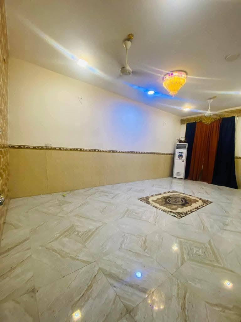 بيت للبيع المساحة 250طابقين طابو صرف البناء طابوق بالكامل  السقف مسلح
موقعه قرب اعدادية كوثا للبنين مقابل الصبات الكونكريت ركن ع شارعين 

الطابق الاول يحتوي ع غرفتين وصاله واستقبال ومطبخ وصحيات خارجيه وداخليه 

الطابق الثاني يتكون من غرفه وصاله ‏‪***********‬‏

للاستفسار اكثر الاتصال ع الرقم 
لمو شراي لا طب ولا يسأل
