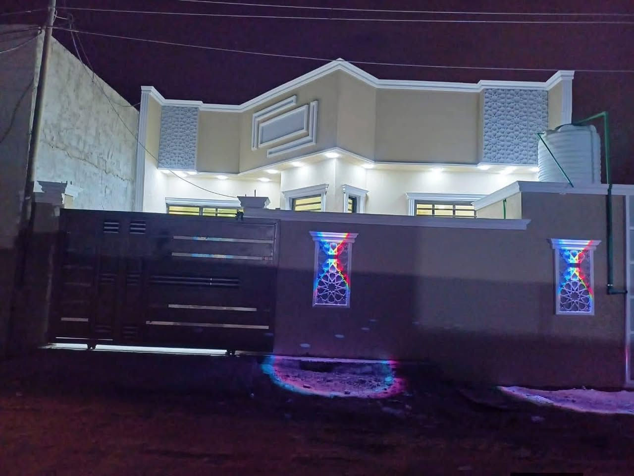 اسعد الله اوقاتكم بكل خير 🌹

عن توفر بيت للبيع  🏡
#مساحة  200 متر 
طابو زراعي عراقي وكاله ونسخه من طابو
يحتوي البيت على 🌟
غرفه نوم 2♦️
ديوان♦️
مطبخ
صاله♦️
صحيات داخلي وخارجي♦️

#البناءجديد  درجه اولى 
منطقه هدوئ
 ومتوفر بيها
جميع الخدمات  ماء كهرباء 
مدارس حكوميه ومدارس اهليه 
شارع 8 متر 
#السعر /105وبي مجال
#العنوان : بصره ابي الخصيب  
حمدان المعاريف  طريق سيد حامد

للاستفسار يرجى الاتصال
على الرقم***********
