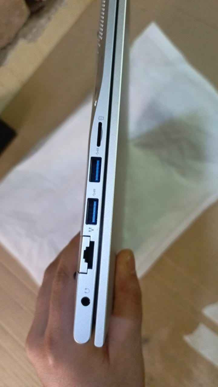 Cpu : i9 11900H
Gpu : intel UHD 750 in side cpu X
Ram : 32 gb ddr4 3200
M.2 ssd 1t 
Color Gray silver
Power 100 w 
Monitor 2k 15.6
الاضافة إلى ماوس وباد وطبقة حماية للكيبورد وشاحنة ١٠٠ واط والجهاز جديد وشغال ١٠٠% والسعر ٩٧٠ ألف عمارة, ميسان


**إذا كنت صاحب هذا الإعلان وتريد حذفه لأي سبب، رجاءا أرسل رسالة إلى الدعم الفني**