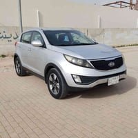 شباب كيا سبورتج موديل 2012 بدون ضربه بيها صبغ 4 قطع مكينه 2400 توش مكي...