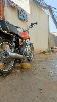 شباب  دراجه اربعه كير مديل 19 محرك 21 دراجه نضيفه انطيك طرح لحله والله...