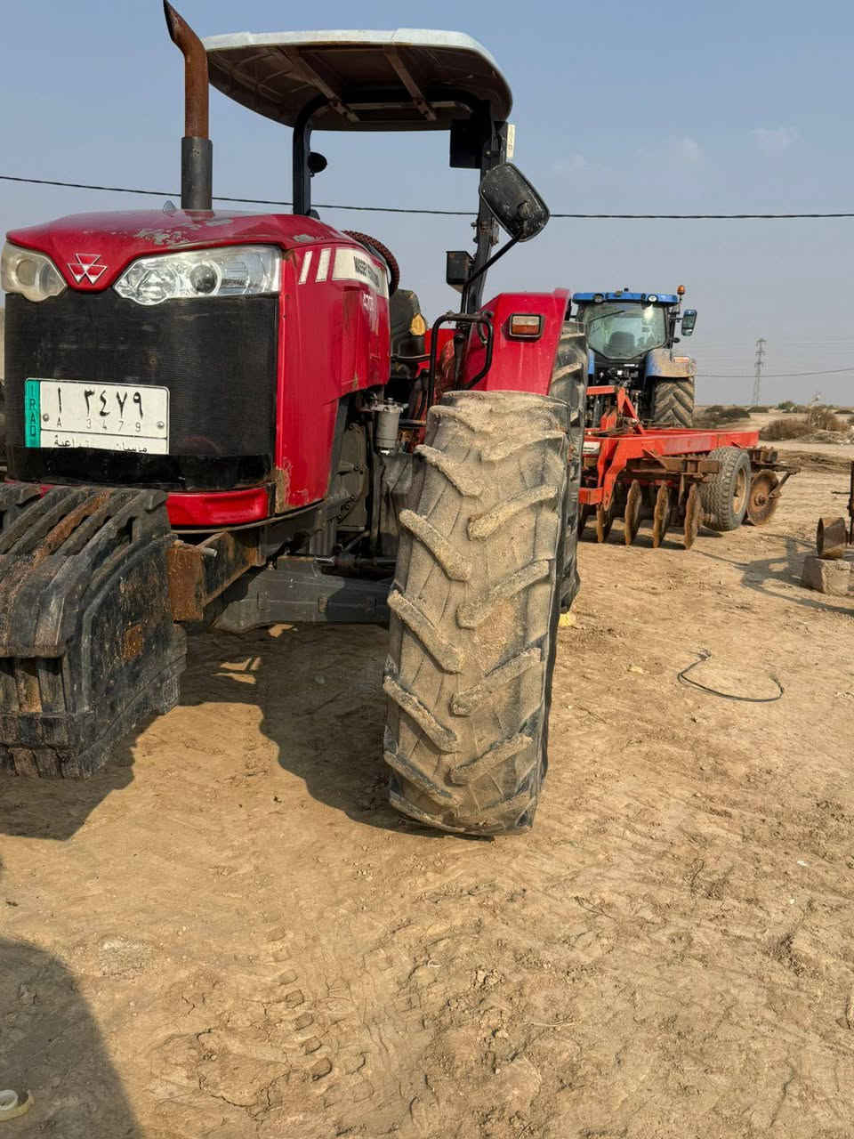 سلام عليكم مكلف للبيع مكينه مديل 2016 نوع فوركسن ماسي. صفرجاج سوبر دفع ربعاي القوه90  مع دسك مع فدان 

مكنيه كفاله من كلشي استخدام شخصي من شريكه لحد الأن عنده مامتعوبه نضيفه جدآ 

الاتصال ‏‪***********‬‏

السعر 20مليون
