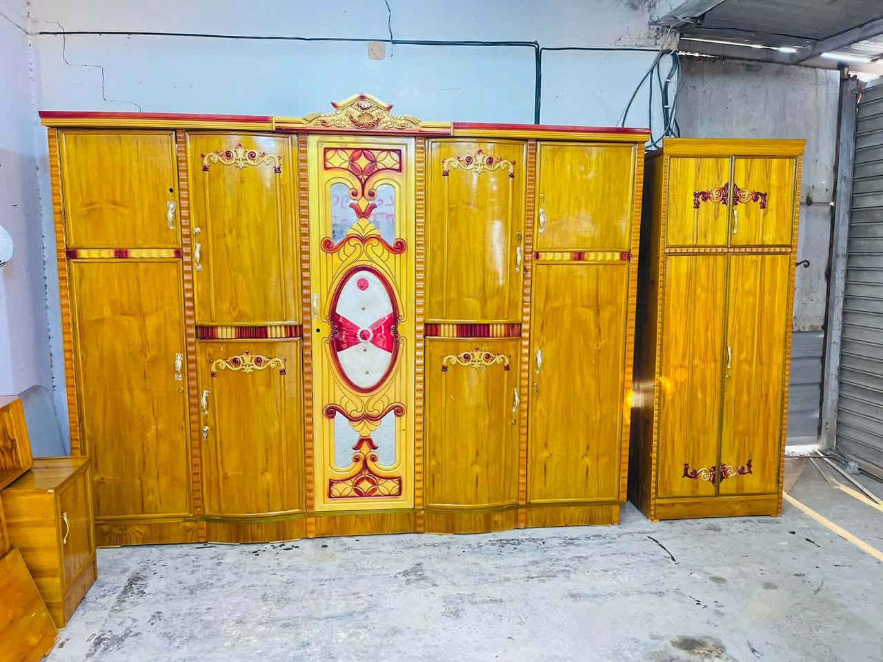 جهزت عندي غرفه ام الخمسه ملحق صاج مستخدمه نضيفه نضافه 95/100سعر 650 مكاني بغداد مدينه الصدر الاستفسار عن هذا الرقم وتساب *********** كو توصيل 🚚✅
