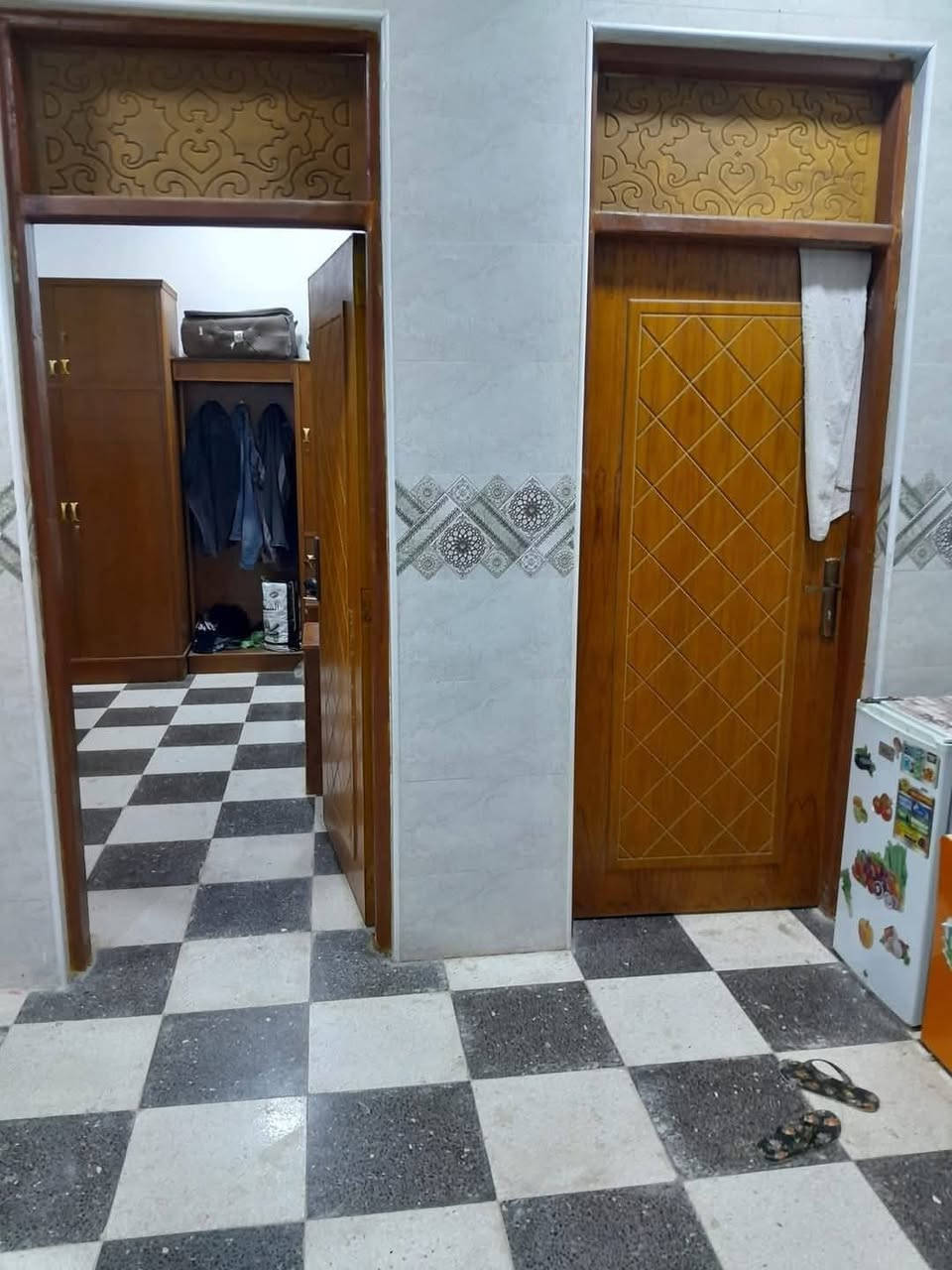 يعلن مكتب دار السلطان للعقار 🏠
عن بيع بيت في منطقة الورديه خارج خلف معمل بلوك ابو كيره المساحه ٢٠٠م زراعي البيت حديث جدآ يتكون من ٢غرف نوم وهول واستقبال ومطبخ ومجمع صحيات 
تحويل مباشرتا السعر ١٠٠مليون وبي مجال للإستفسار الاتصال على الرقم ***********
