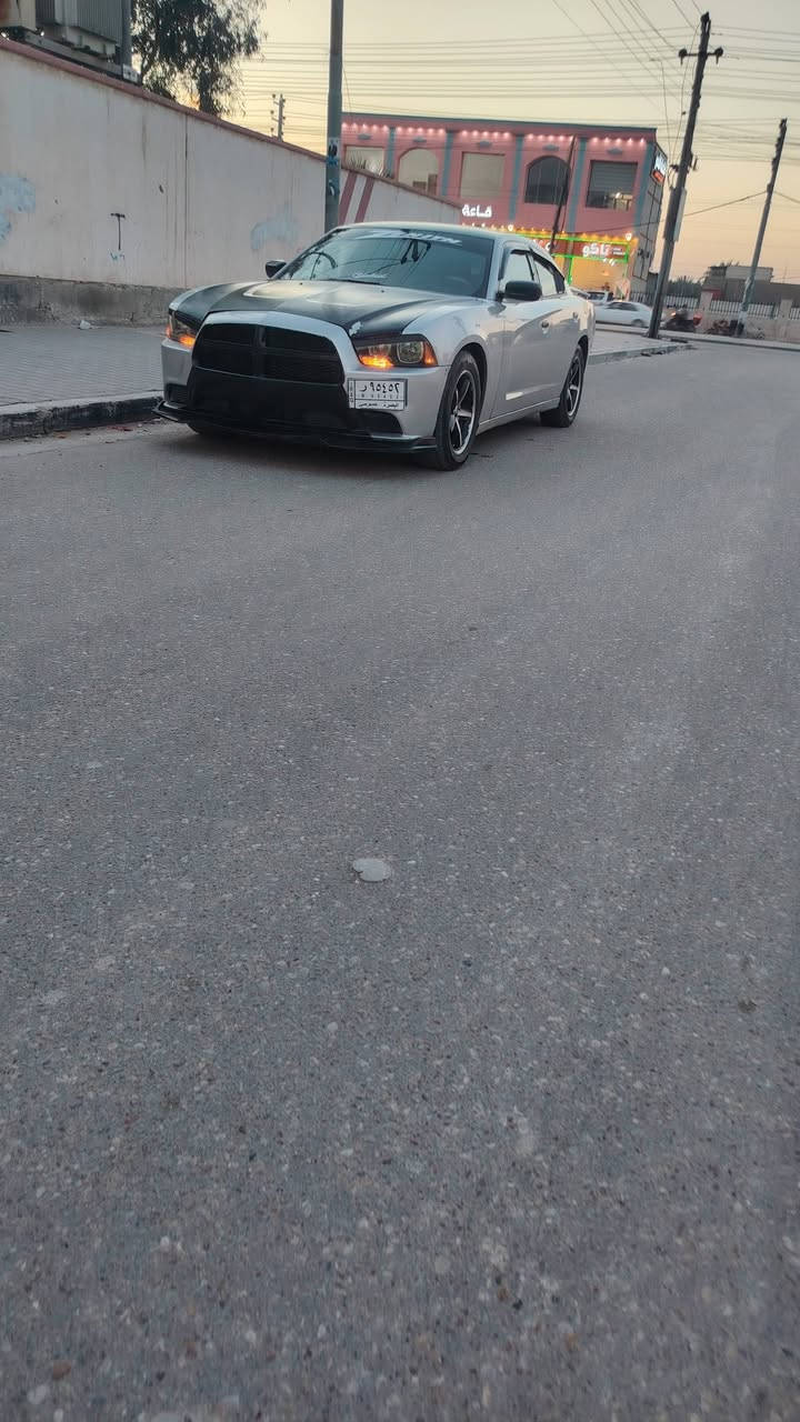 سلام عليكم. للبيع جارجر مديل 2012 كندي
محرك 3600. بيه مكانات صبغ حزام مابيه اي ضربه ولا ارباك 
حداديه جديده. شاشه كامره تخم تاير جديد ويل 18. 
مكينه كير خير من الله جديد 
رقم بصره تحويل ثاني يوم سنويه الئ 2027
 سياره مفوله مال جناي تحت ايدي مابيه اي نقص .
السعر 137 وبيه مجال.
 اتصال *********** واتساب
