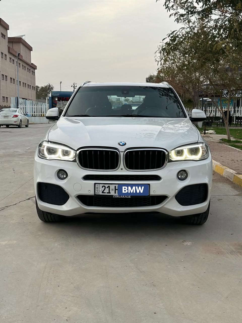 سلام و عليكم
BMW X5 2017 Xdrive35i
بى ام دبليو موديل ٢٠١٧ ((المحرك مرغــوب N55))
٦ سلندر توربو وارد امريكي فول مواصفات رقم سليمانية بسمي مواصفات سقف بانوراما بصمة حساسات اماميةو خلفية كشنات كهرباء تدفئة جلد كاميرا مود درايف سبورت او ايكو برو او كومفورد
محرك و گير مامفتوح بشرط بدون خلل بدون فتح
سيارة الجنطه خلفية مبدل نفس للون بدون صبغ فقط بيها شوية صبغ  خمس اصابع  بالبنيد بدون دواخل بدون ارباك بدون شواصي كل بشرط السونار موجود بالمنشور
***********
سنوية رقم كلها جديد تحويل مباشر 
طايرات جديد

مكان كلار
للاستفسار رقم
***********

مع تحياتي
